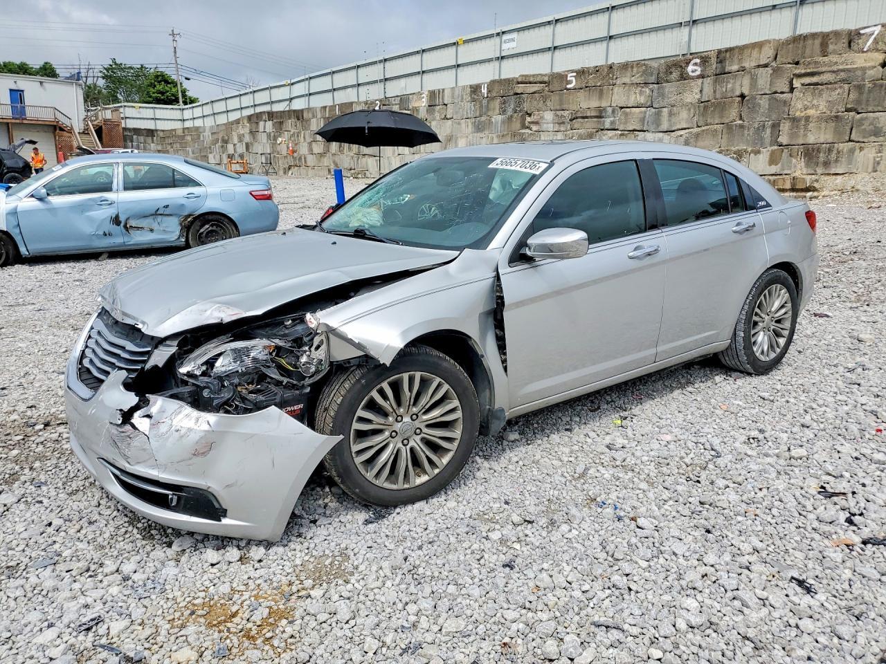 2012 CHRYSLER 200