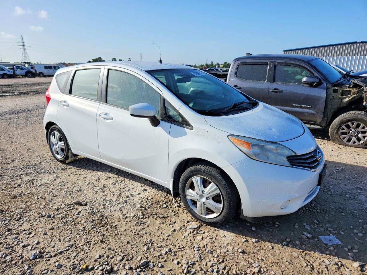 2016 NISSAN Versa Note