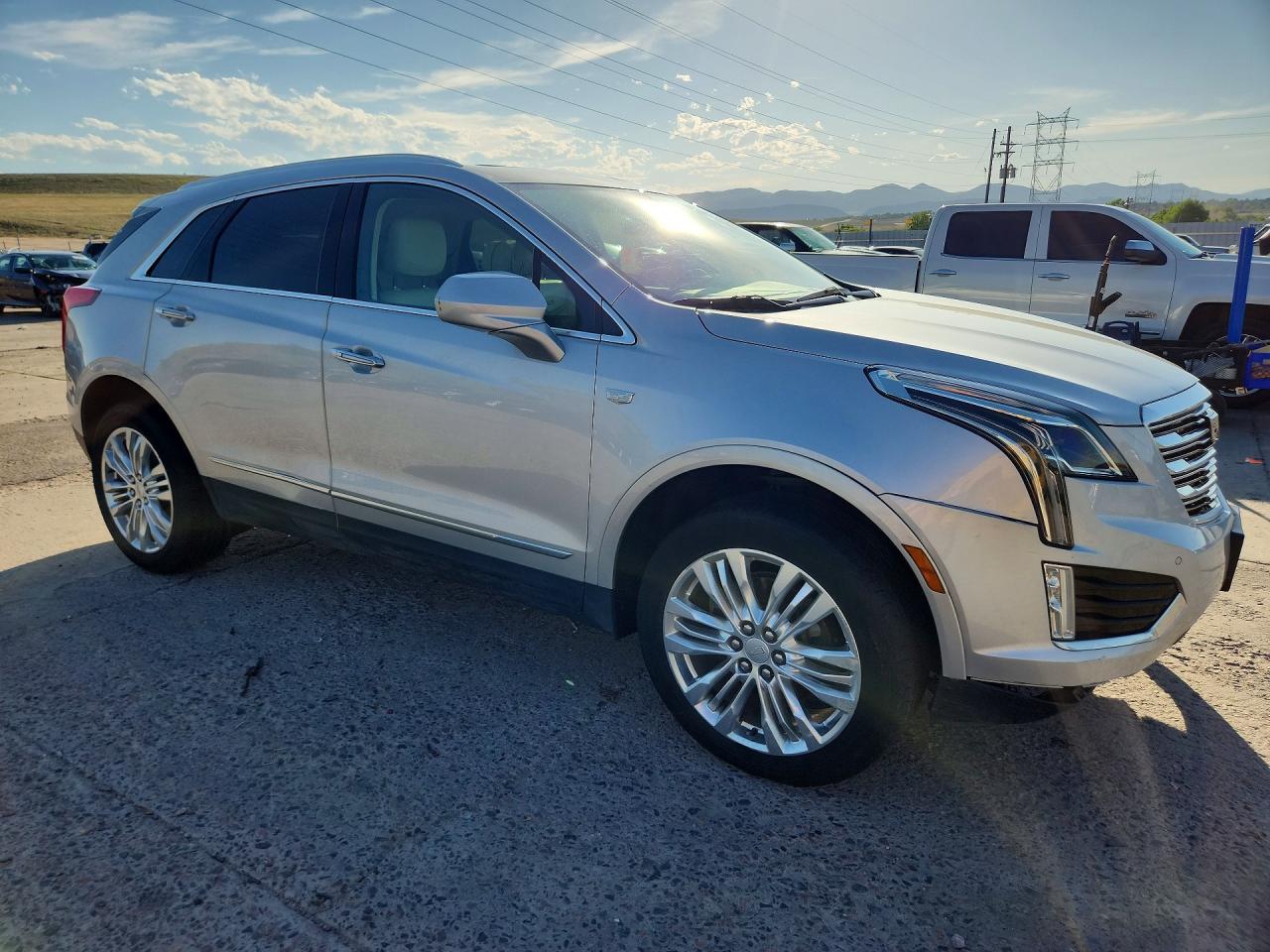 2017 CADILLAC XT5