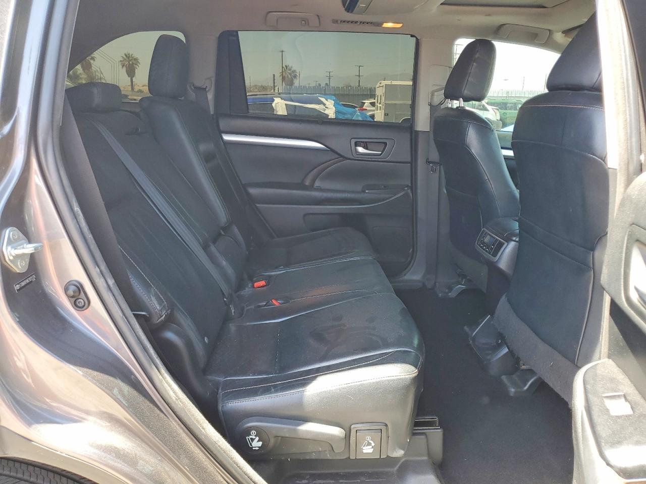 2014 TOYOTA HIGHLANDER