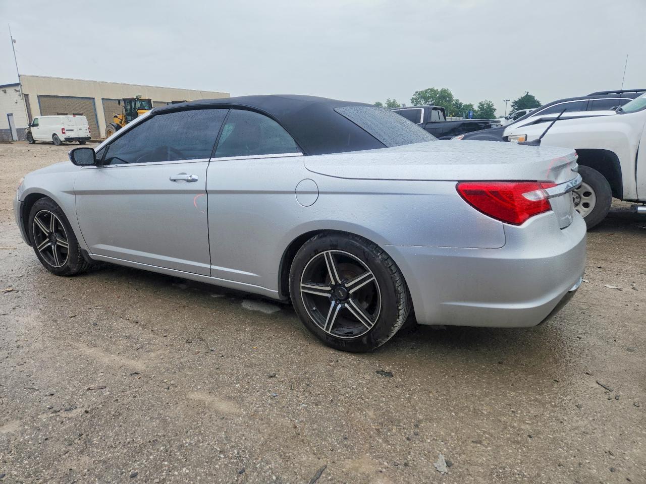 2011 CHRYSLER 200