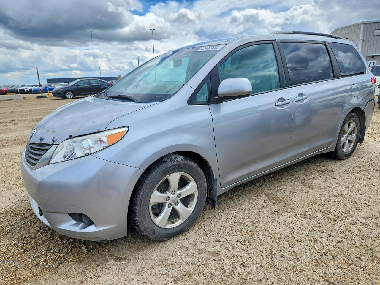 2013 TOYOTA SIENNA