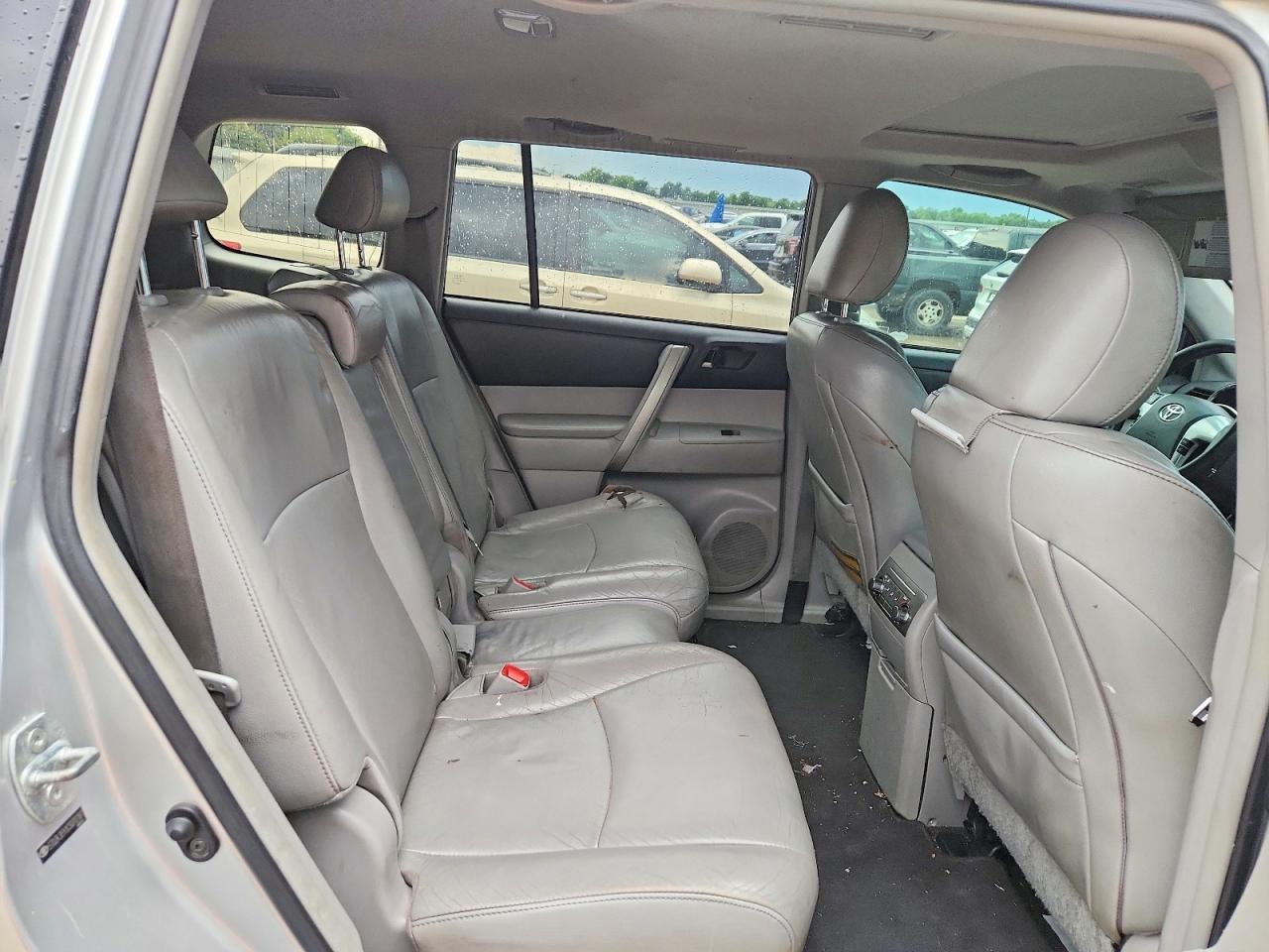 2012 TOYOTA HIGHLANDER
