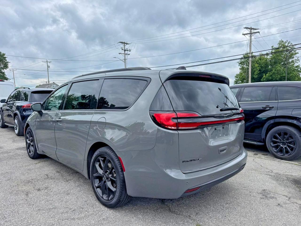 2023 CHRYSLER Pacifica