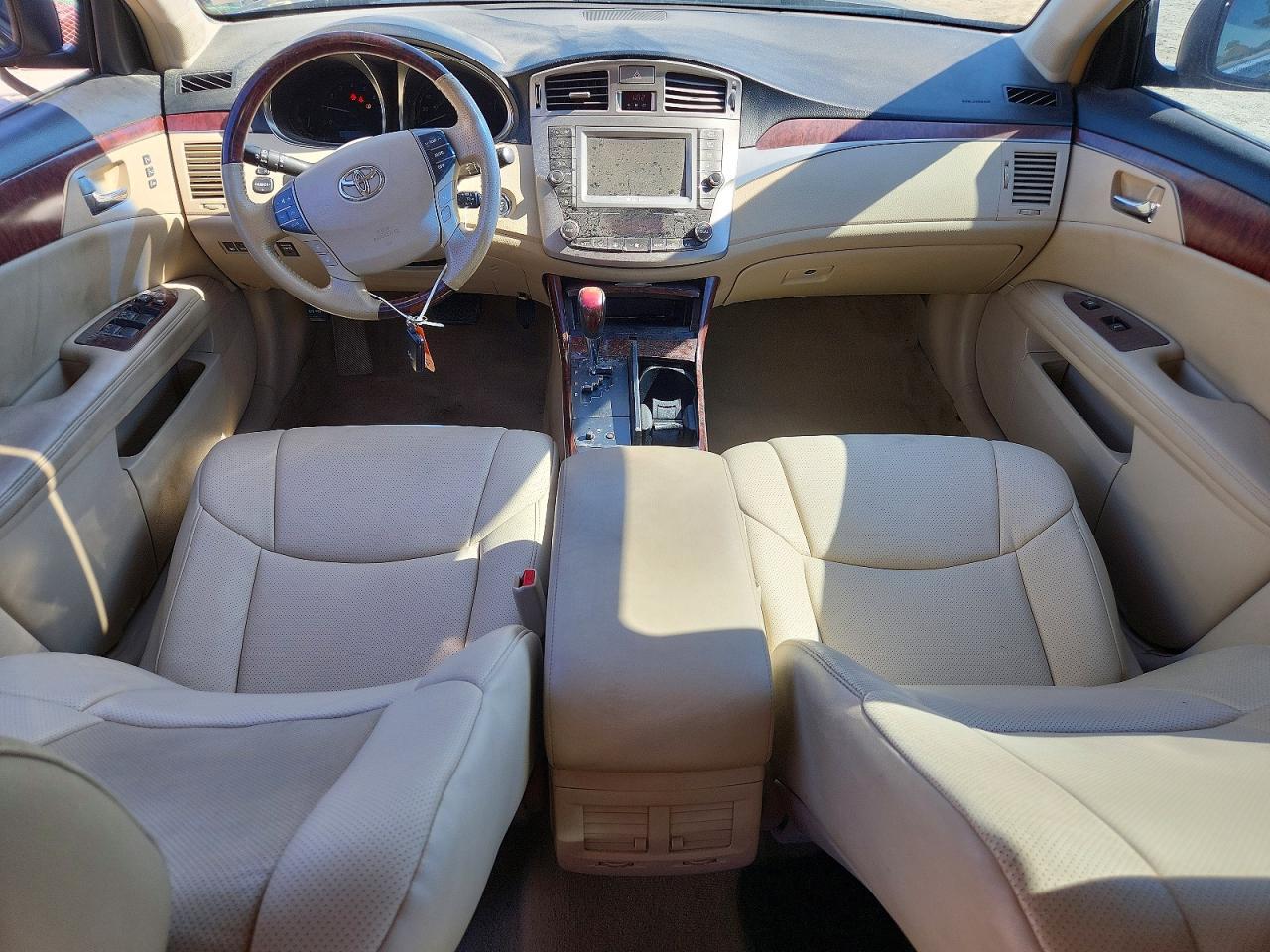 2011 TOYOTA Avalon