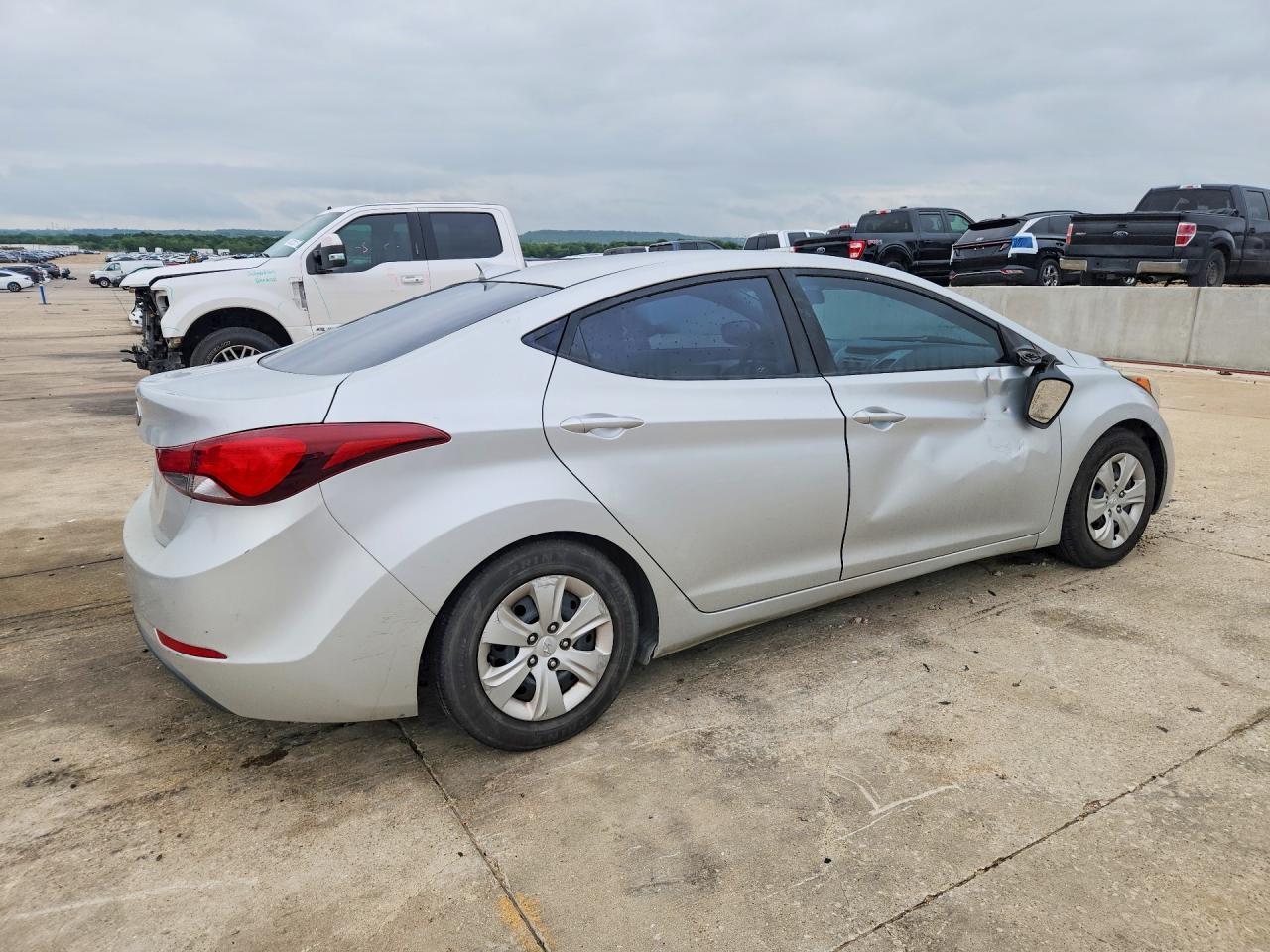 2016 HYUNDAI ELANTRA