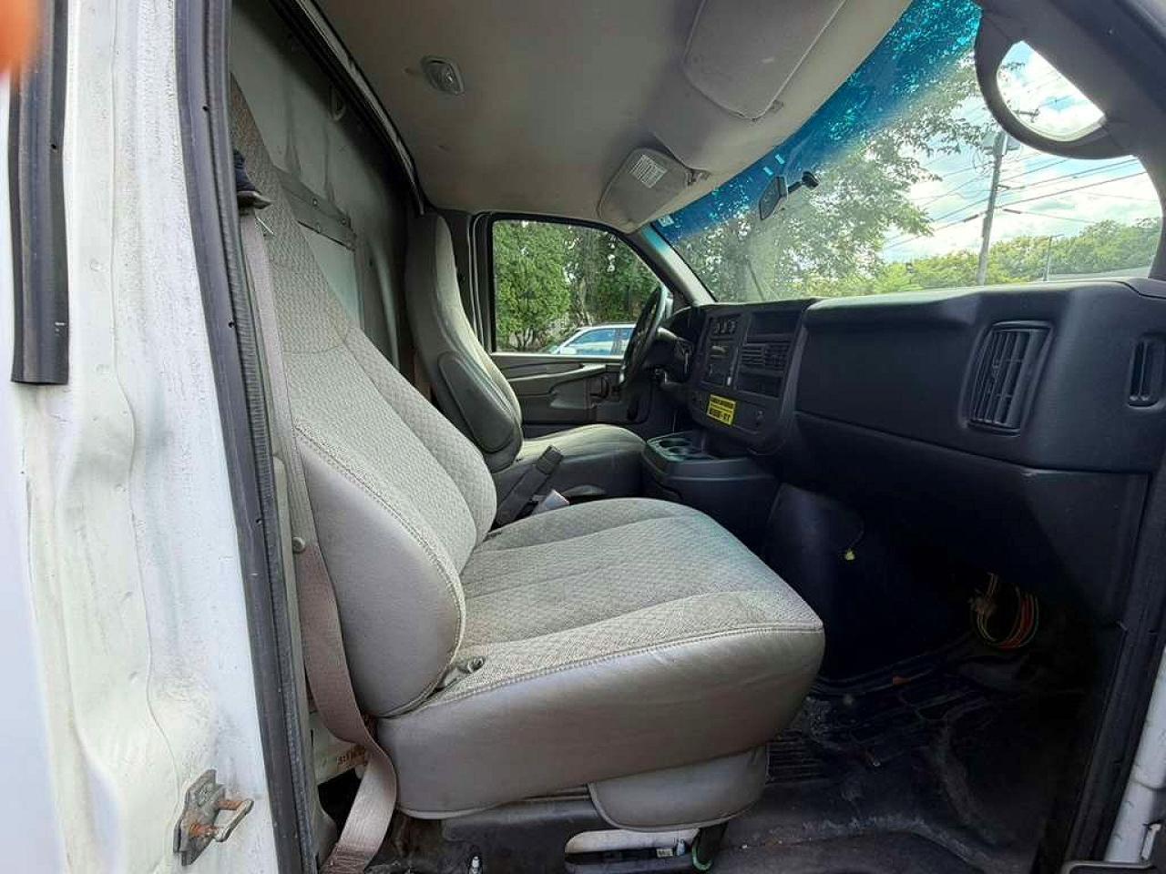 2014 CHEVROLET Express 3500