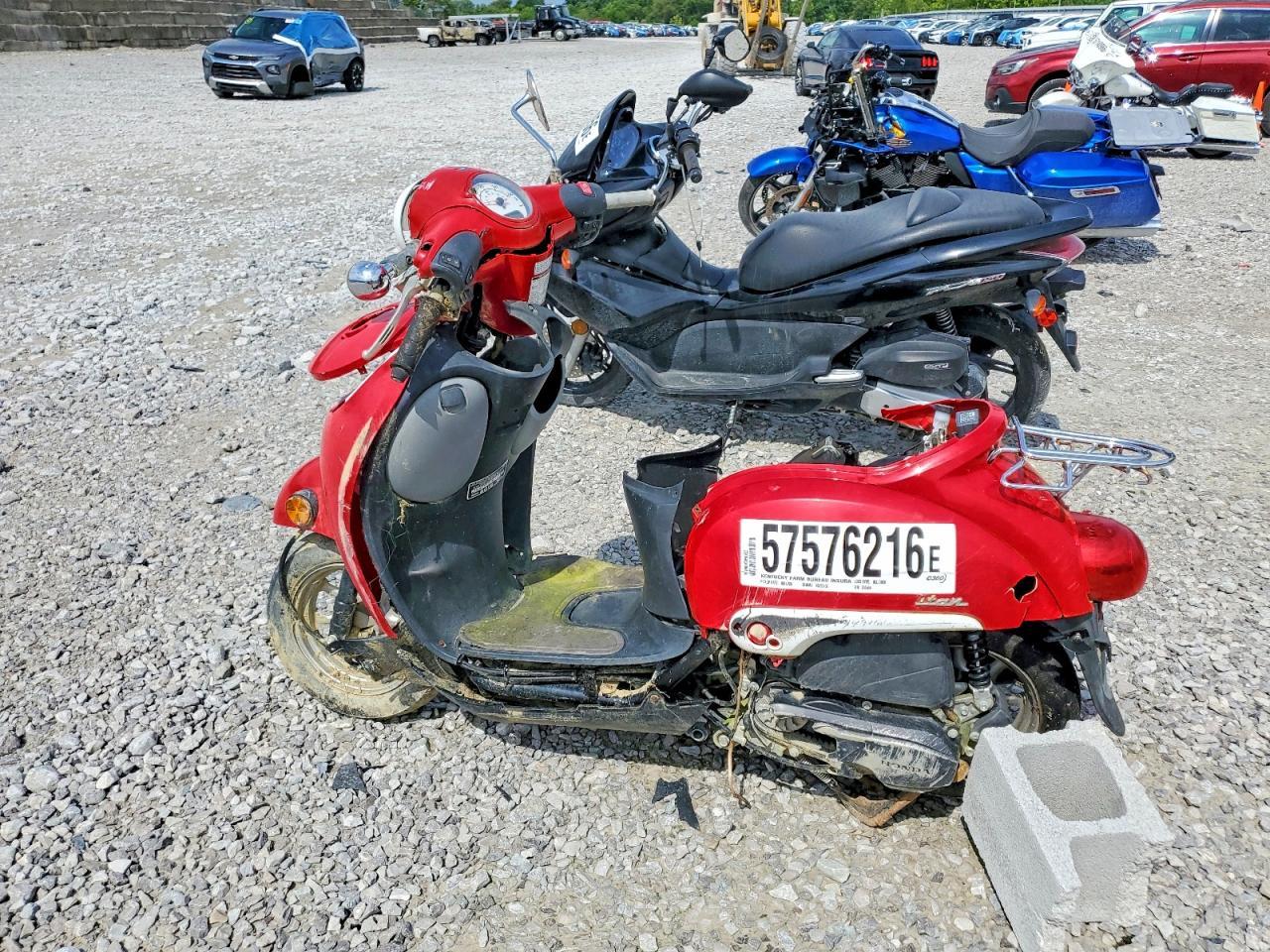 2016 HONDA NCW50