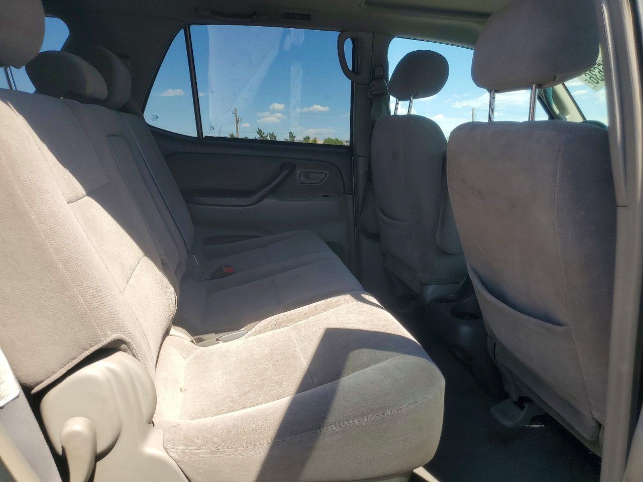 2003 TOYOTA Sequoia