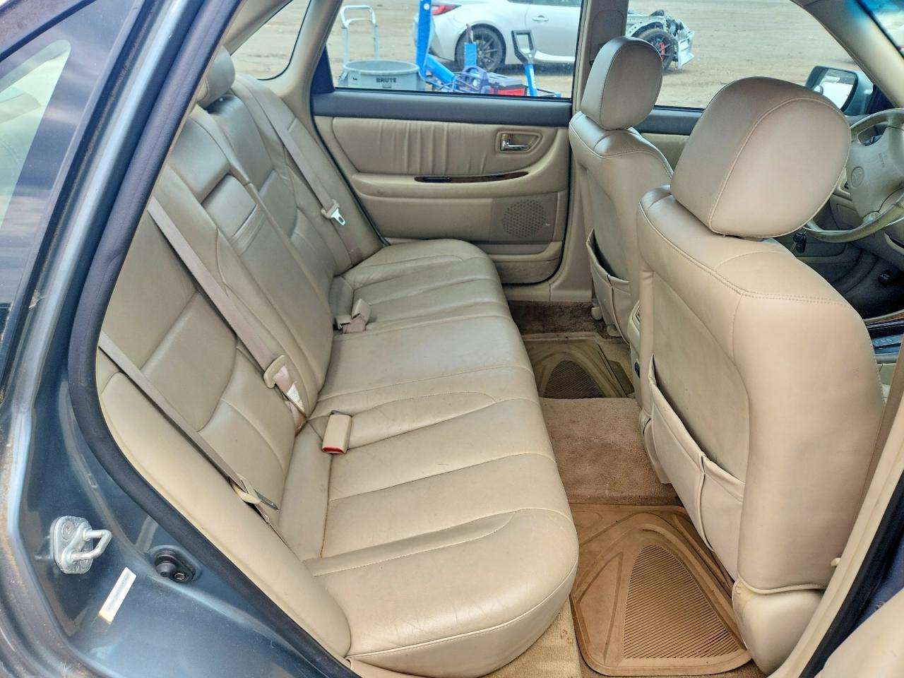 2001 TOYOTA Avalon