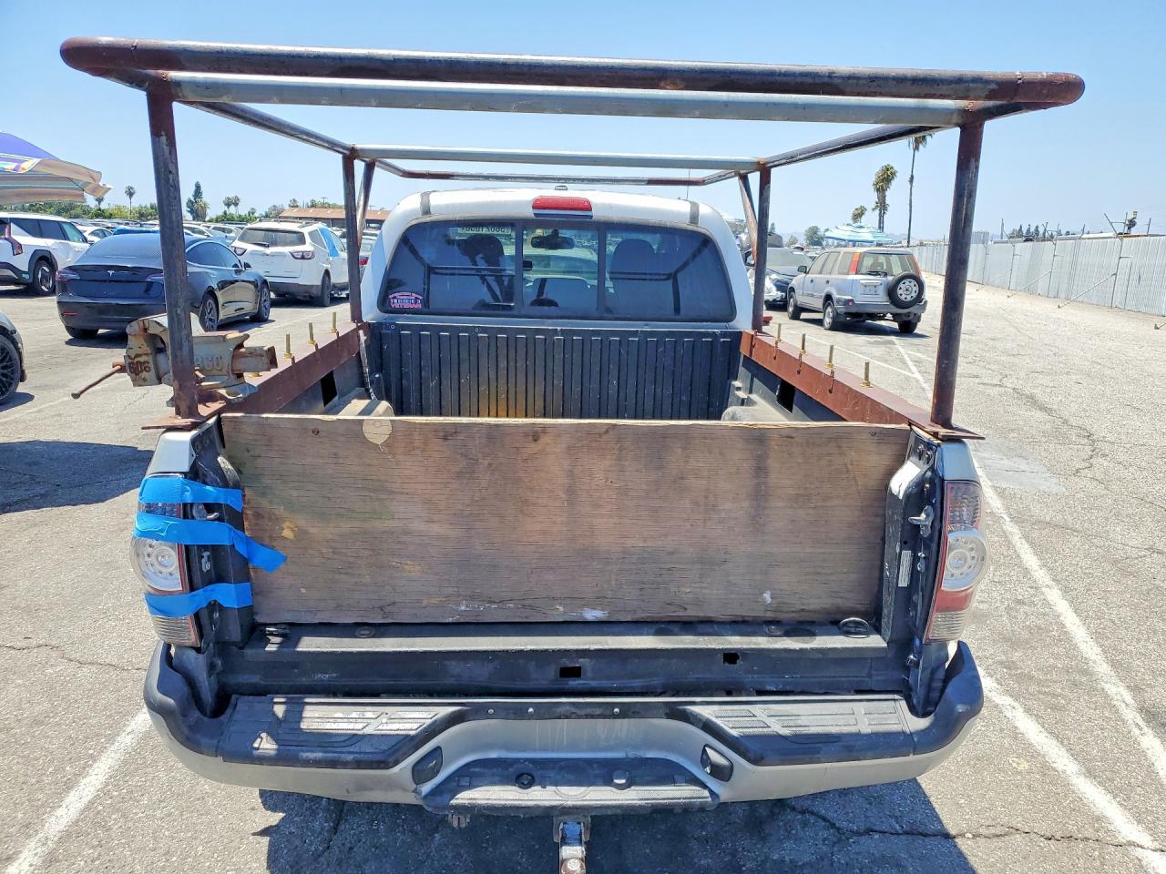 2011 TOYOTA TACOMA