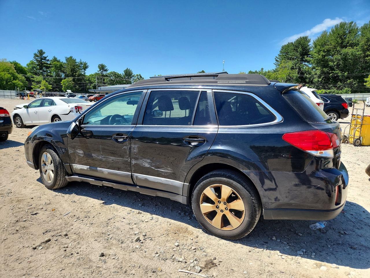 2010 SUBARU Outback