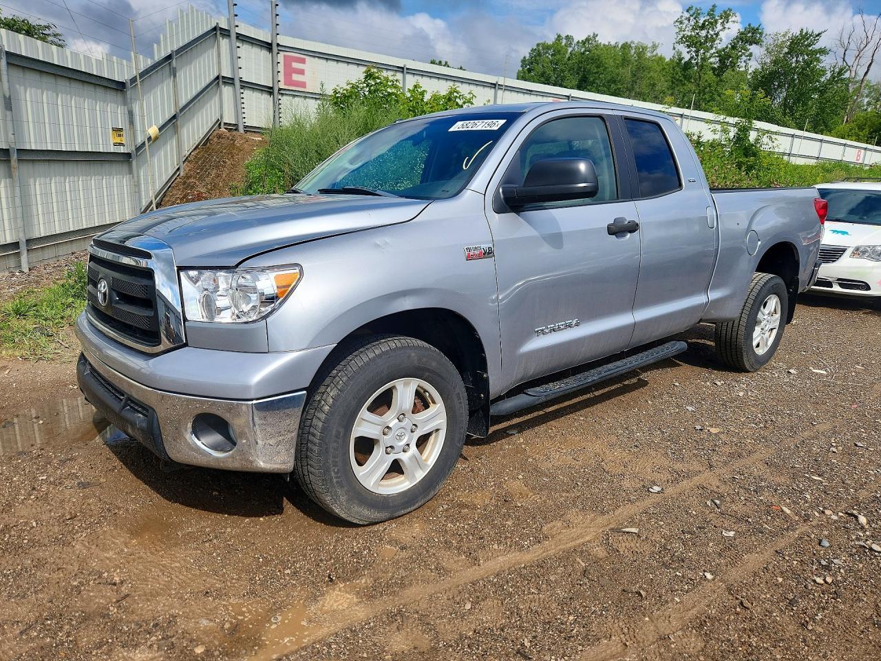 2011 TOYOTA TUNDRA