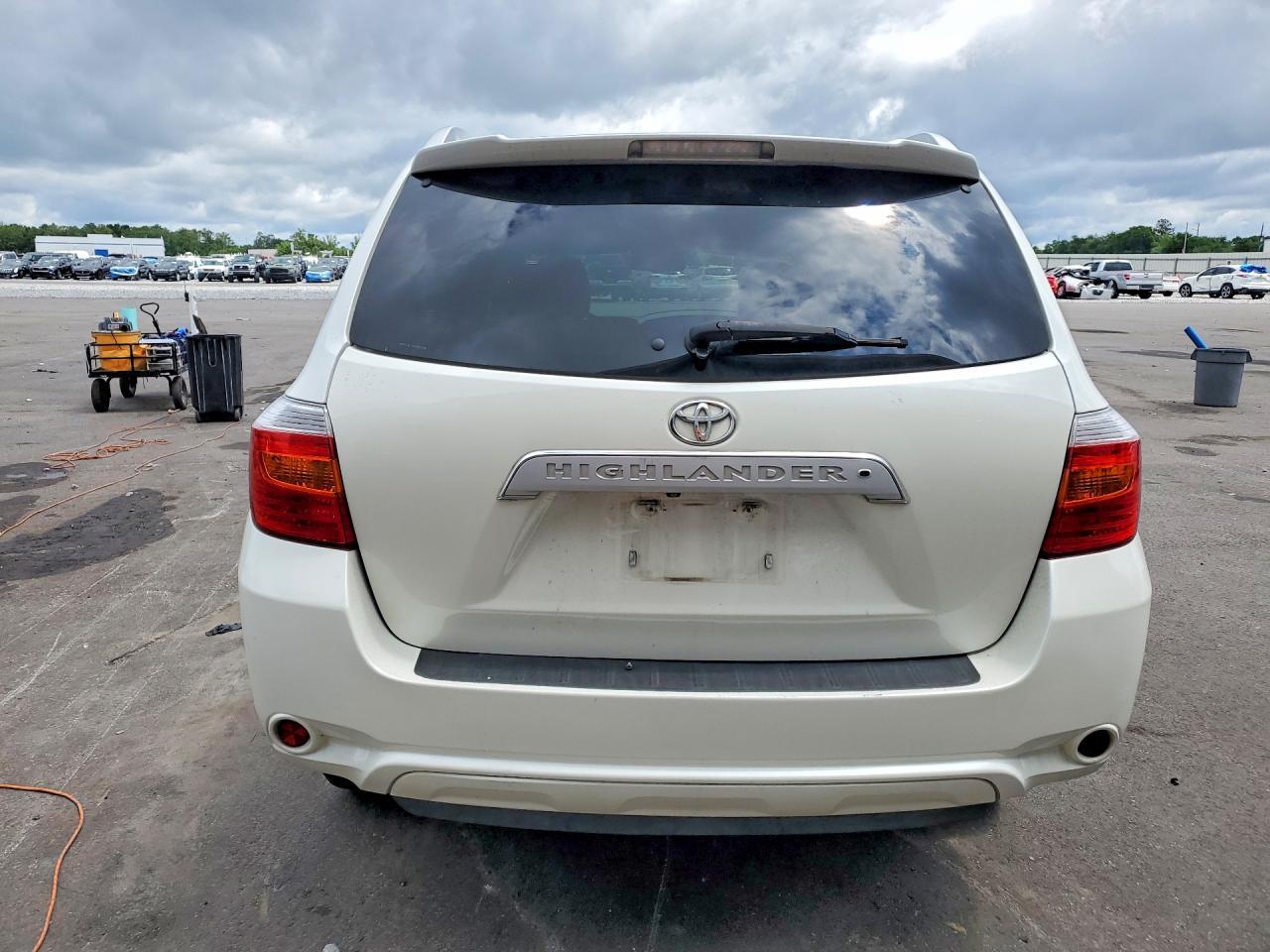 2010 TOYOTA HIGHLANDER