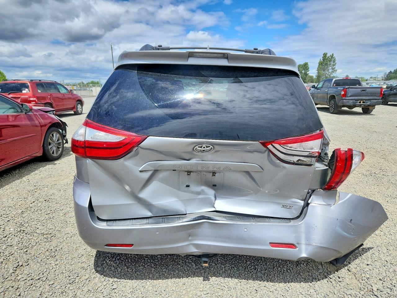 2018 TOYOTA SIENNA