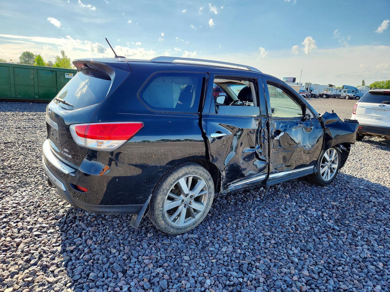2015 NISSAN PATHFINDER