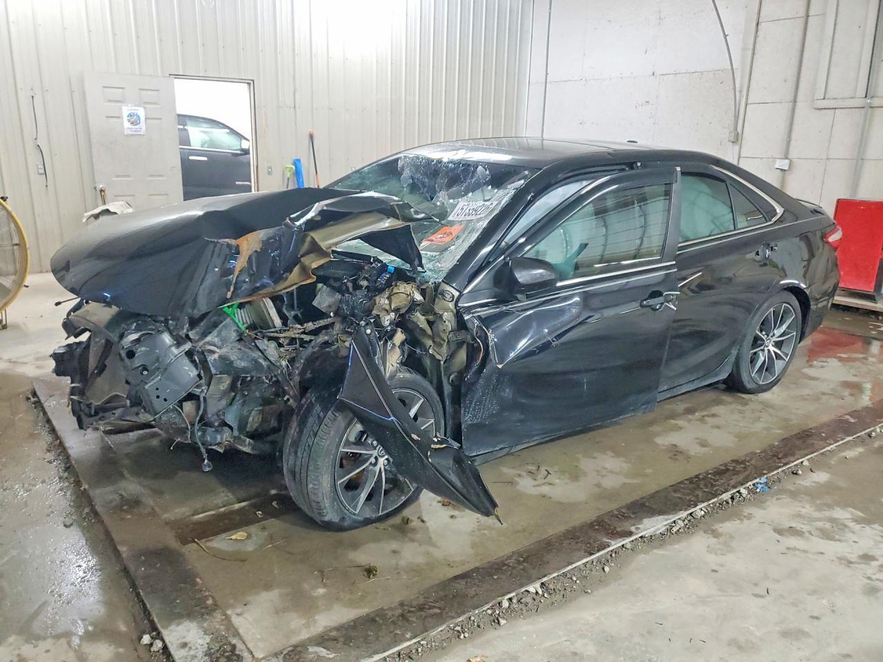 2017 TOYOTA CAMRY