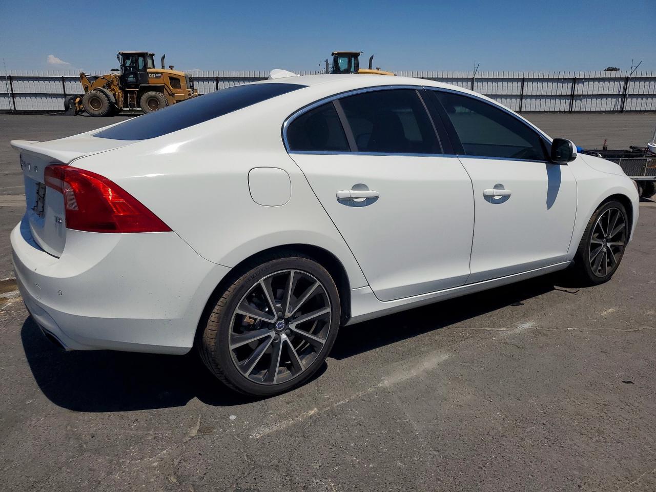 2016 VOLVO S60
