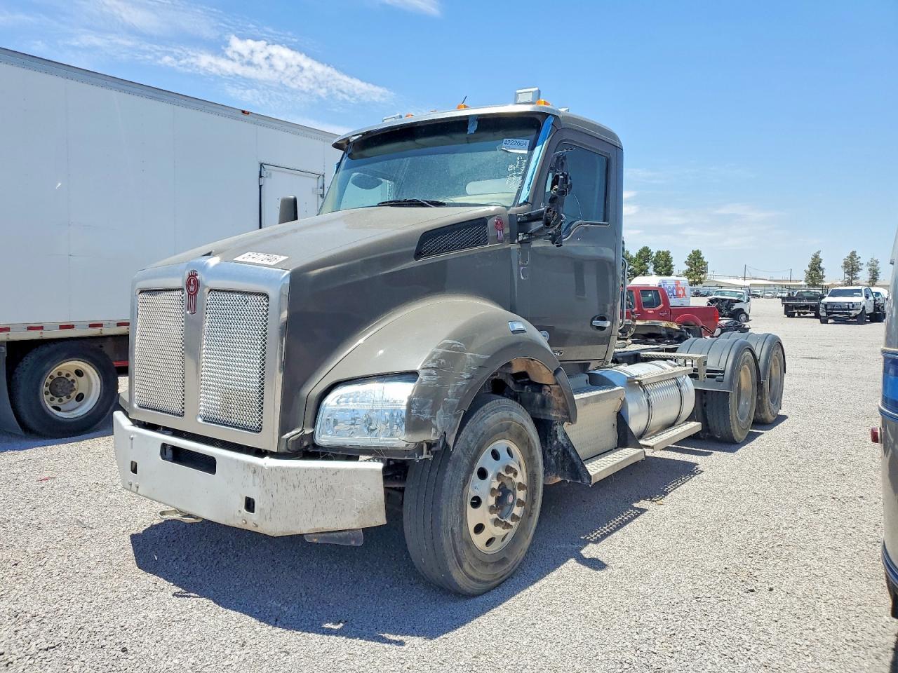 2019 KENWORTH T880