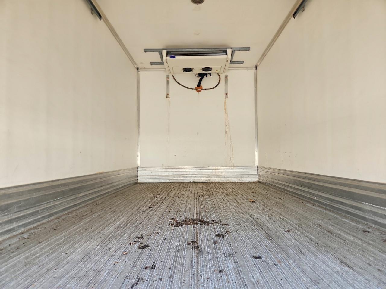 2018 HINO 195