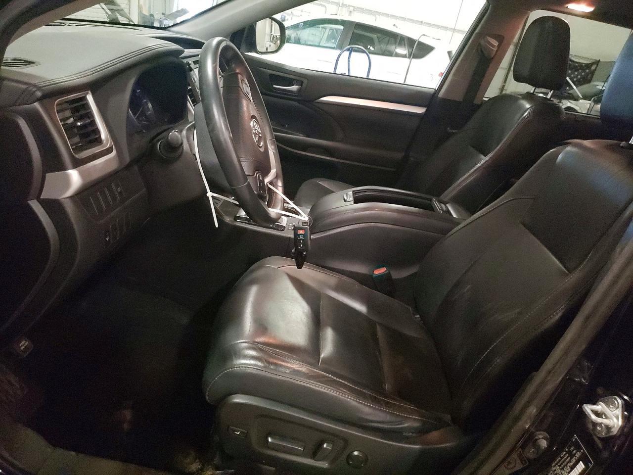 2016 TOYOTA HIGHLANDER