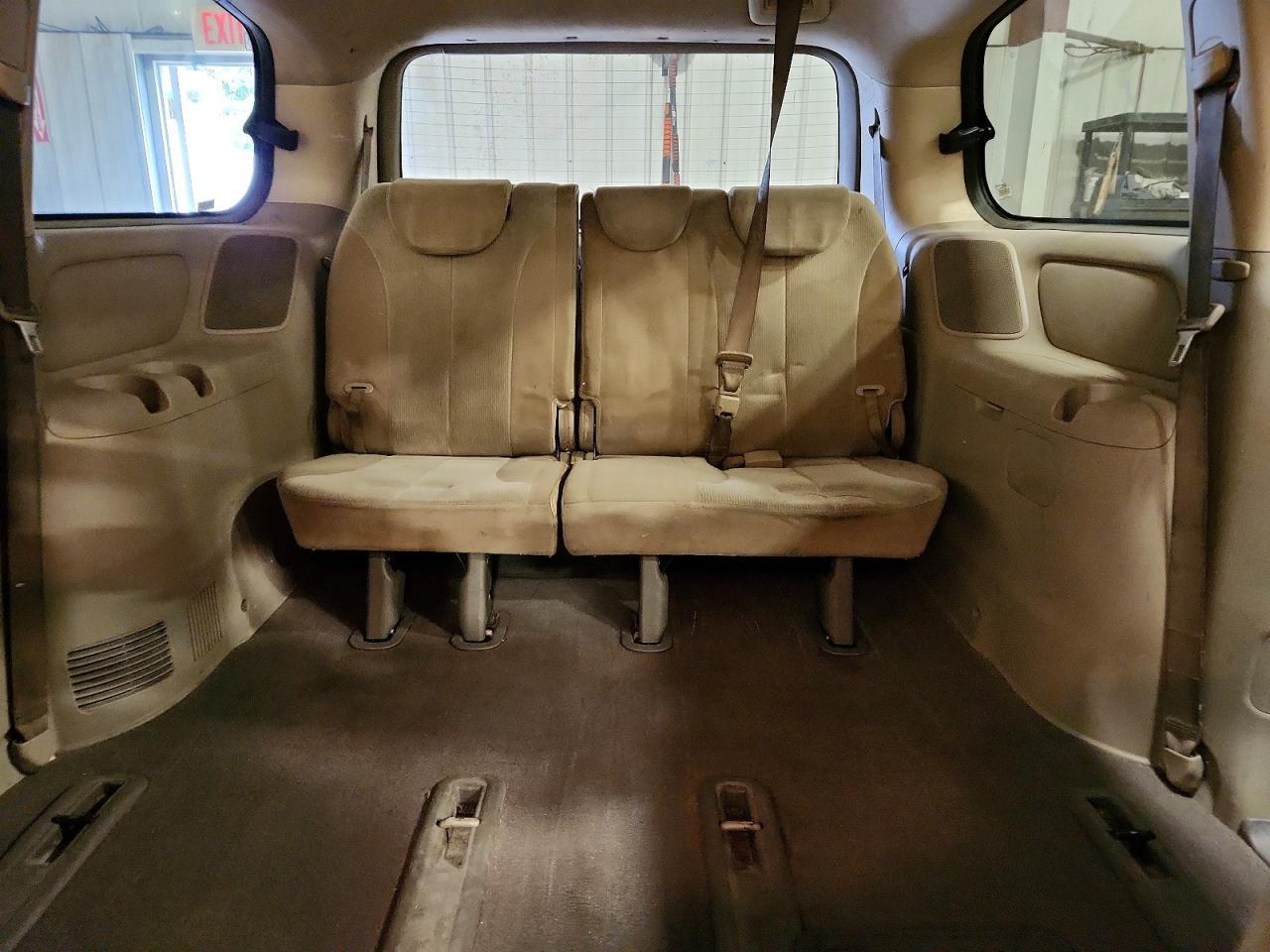 2011 KIA SEDONA