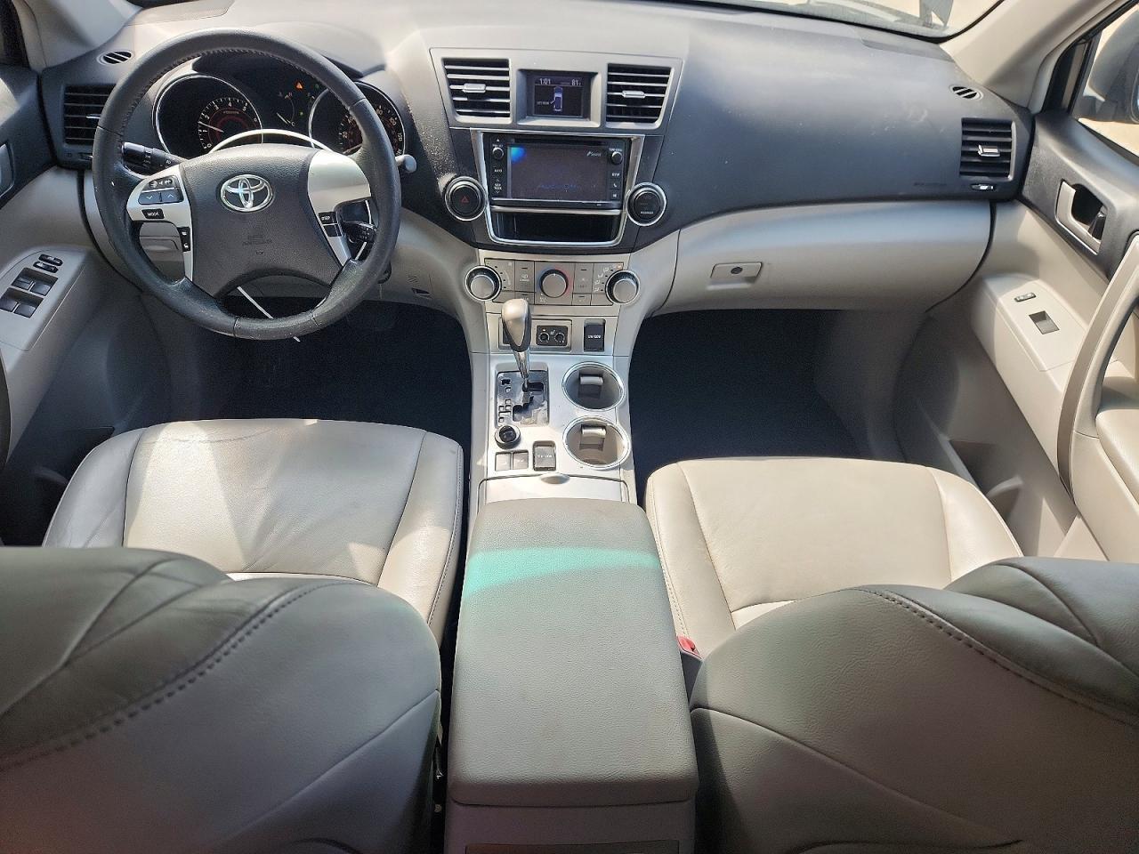 2013 TOYOTA HIGHLANDER