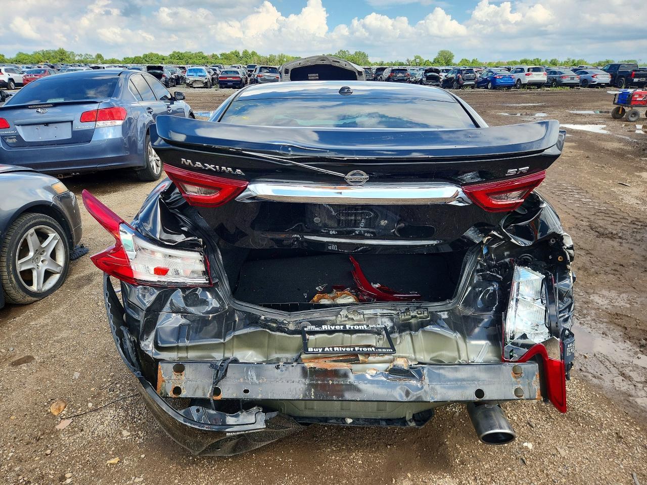 2017 NISSAN Maxima