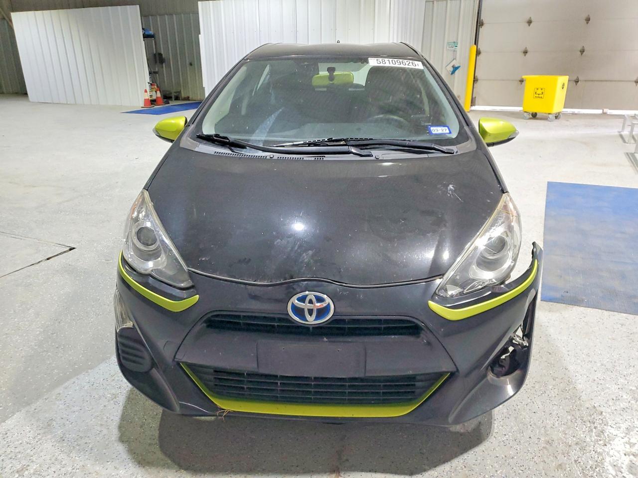 2016 TOYOTA PRIUS