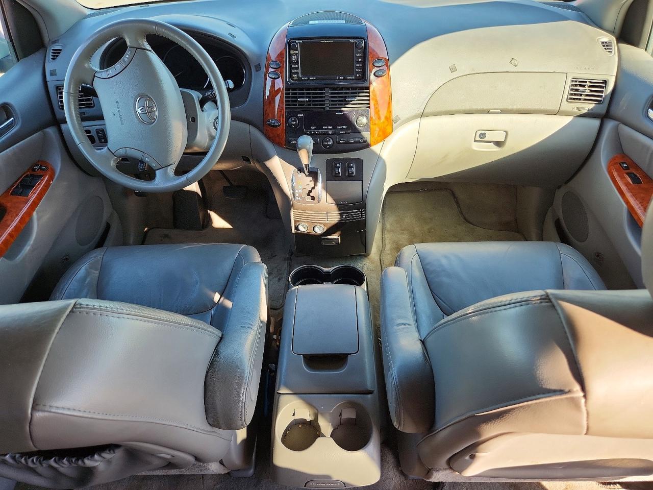 2008 TOYOTA SIENNA