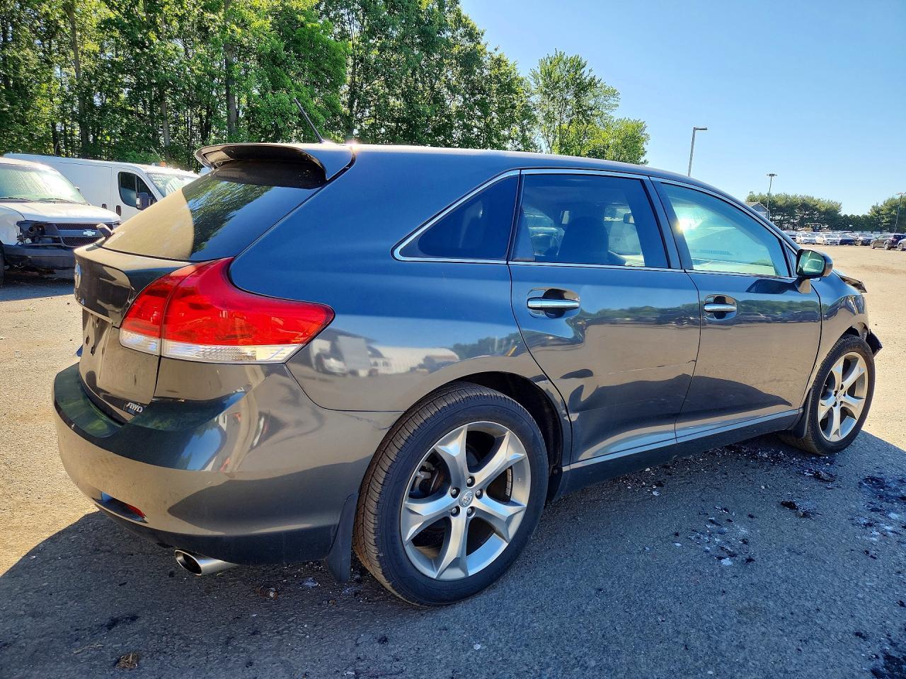2011 TOYOTA VENZA