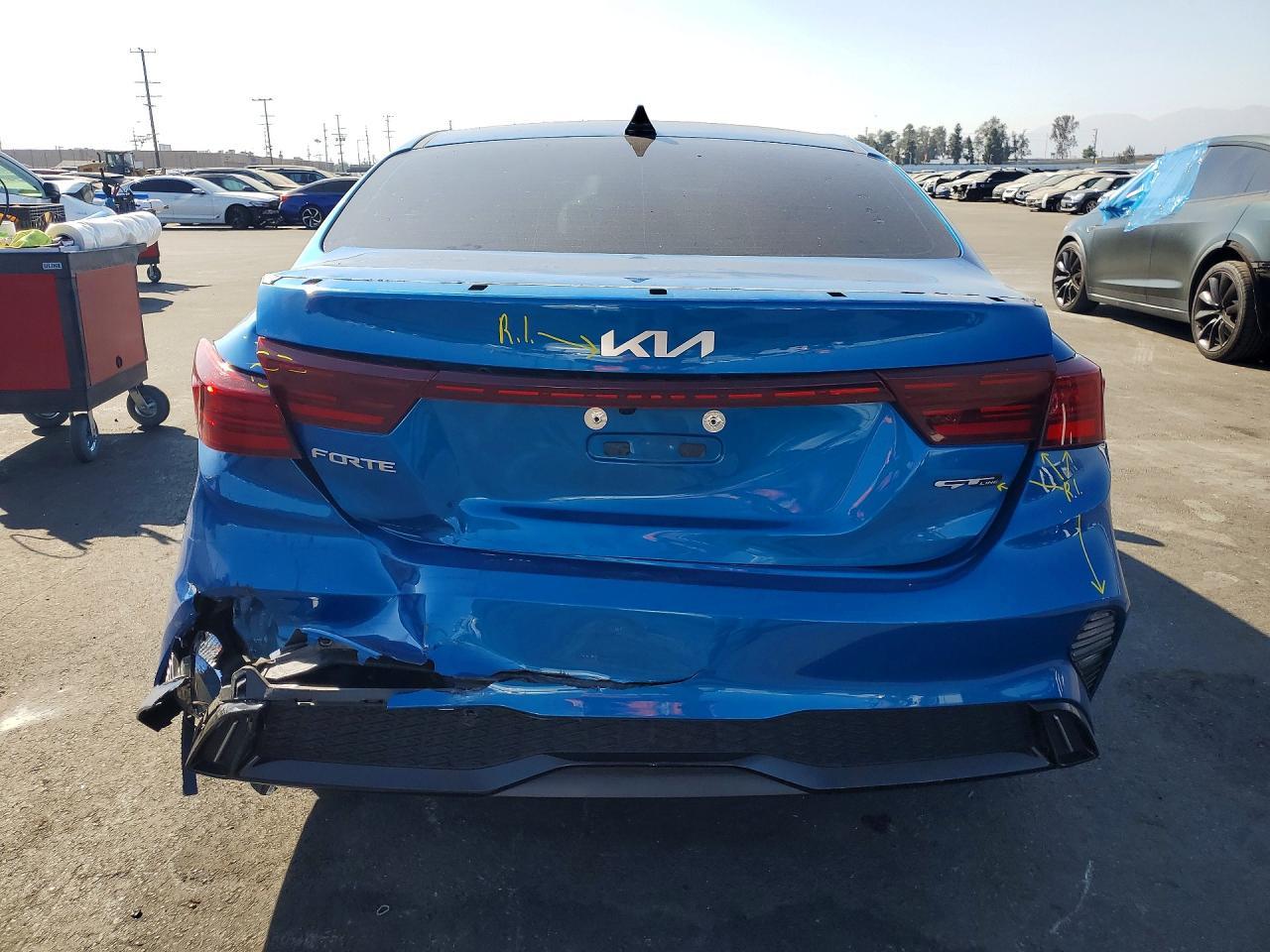 2023 KIA FORTE