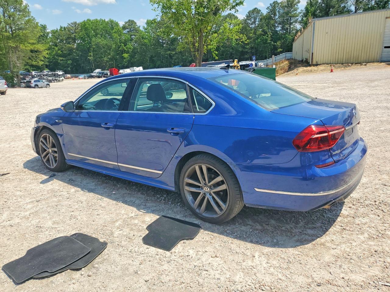 2017 VOLKSWAGEN Passat