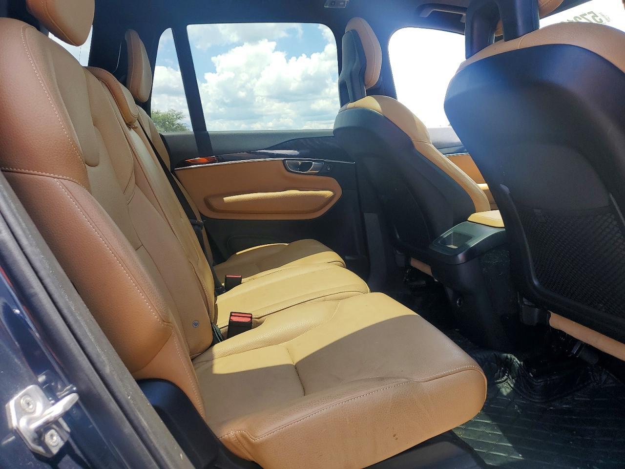 2018 VOLVO XC90