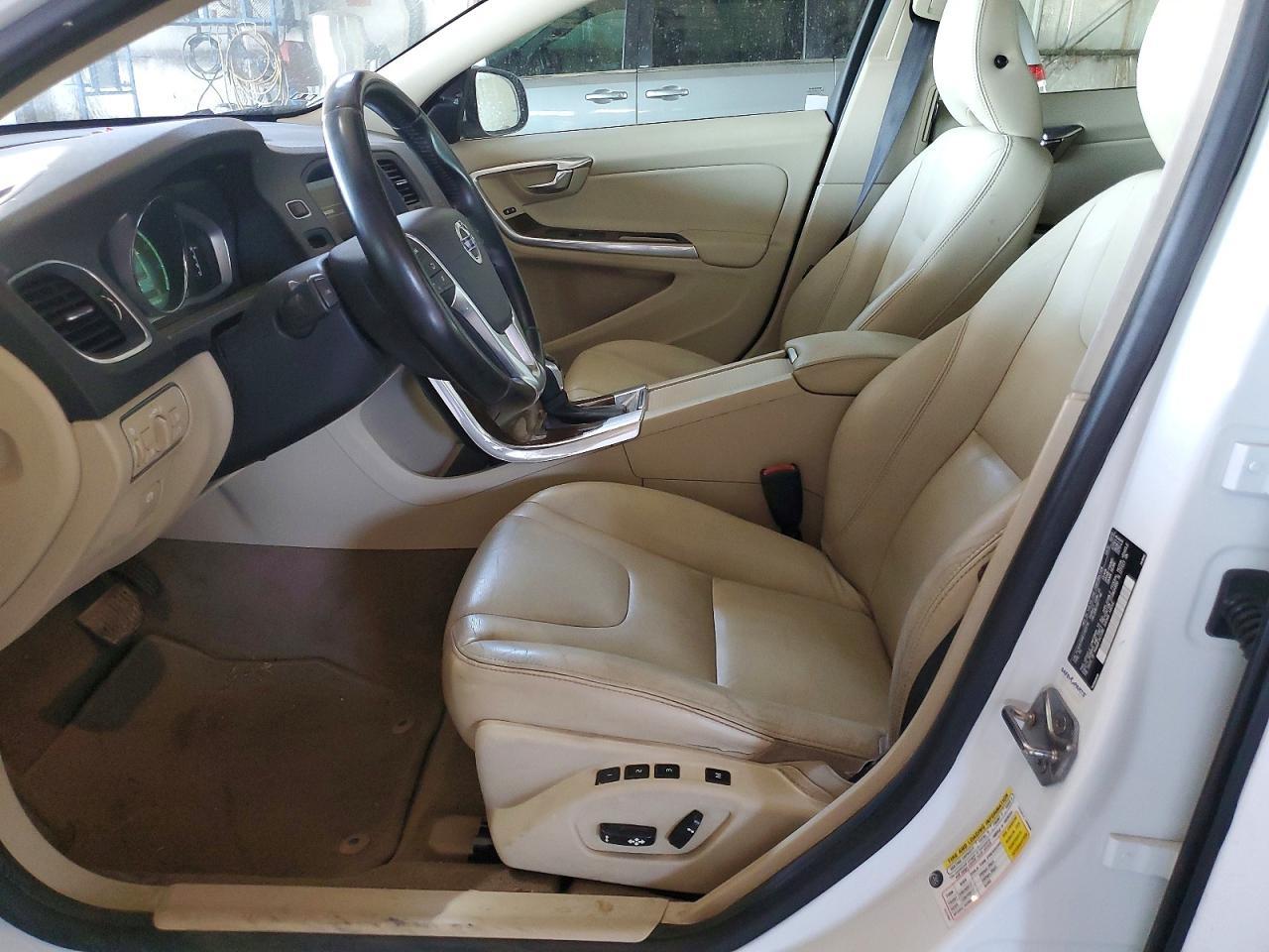 2015 VOLVO S60