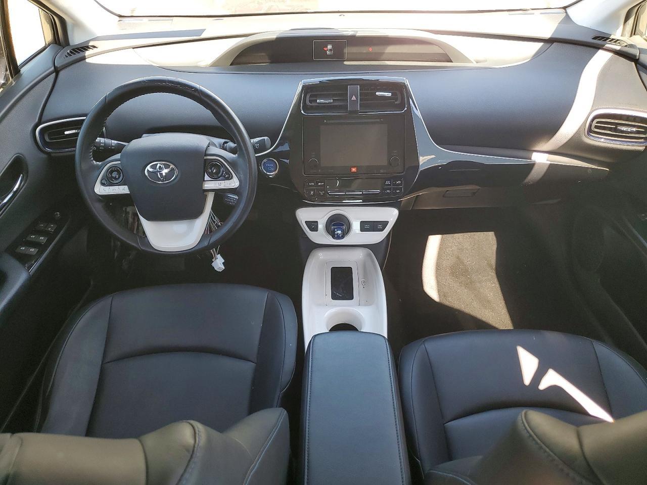 2016 TOYOTA PRIUS