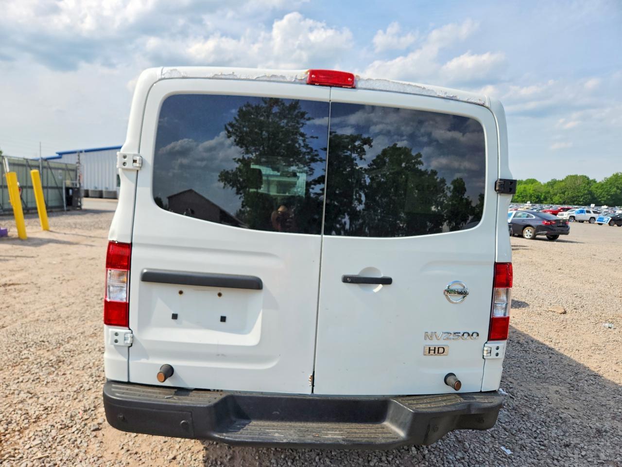 2016 NISSAN NV 2500
