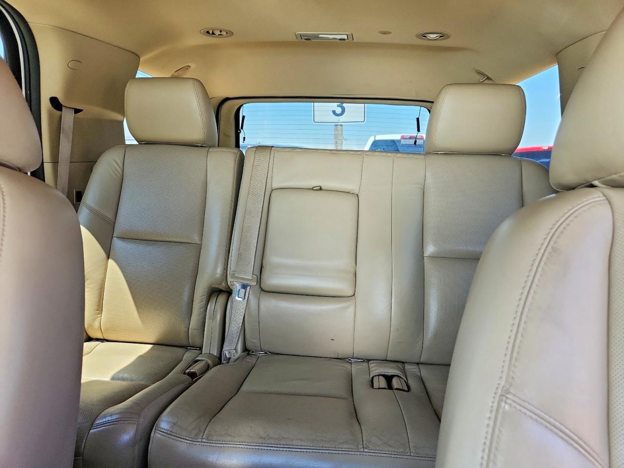 2011 CADILLAC ESCALADE
