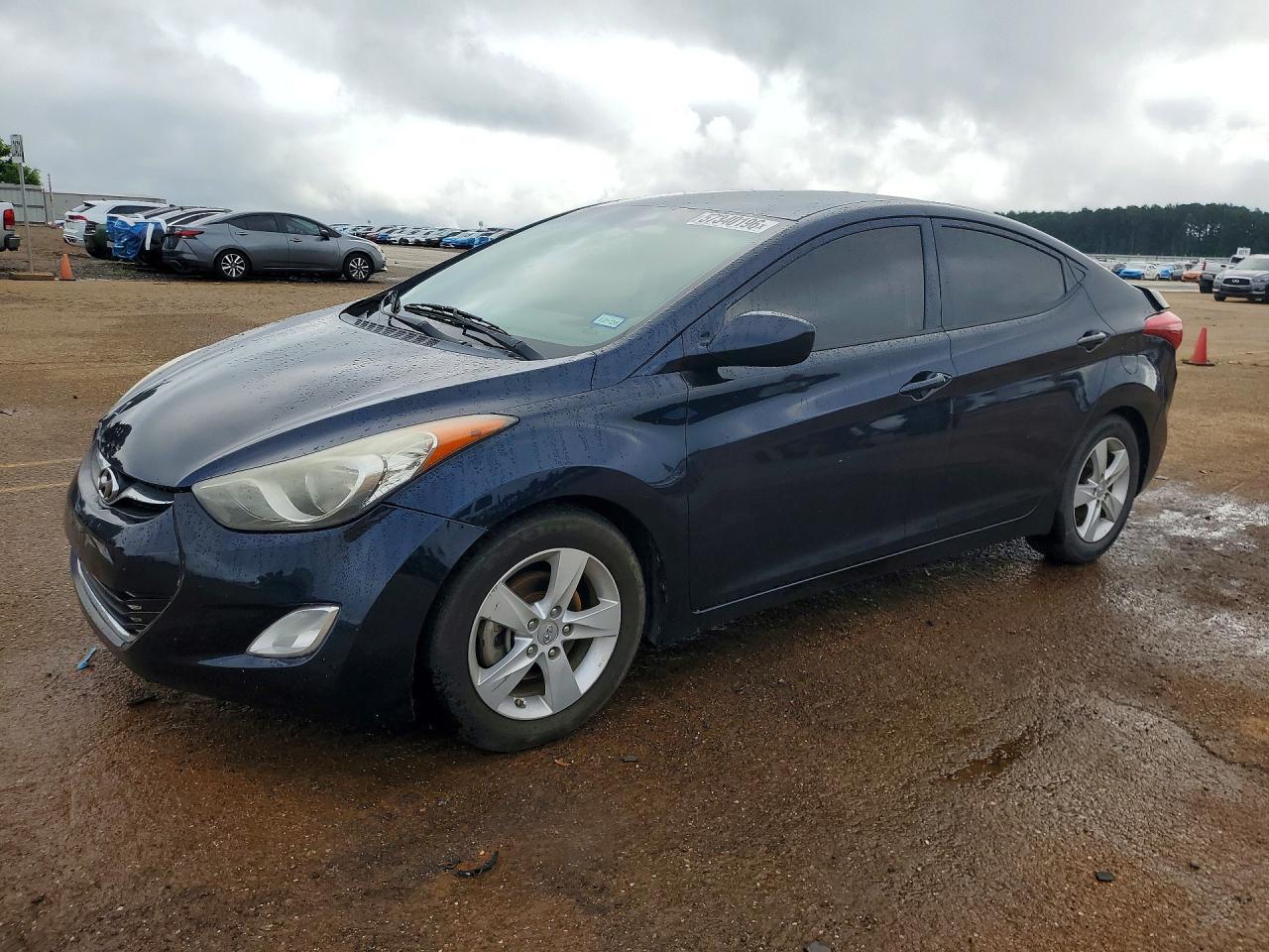 2013 HYUNDAI ELANTRA