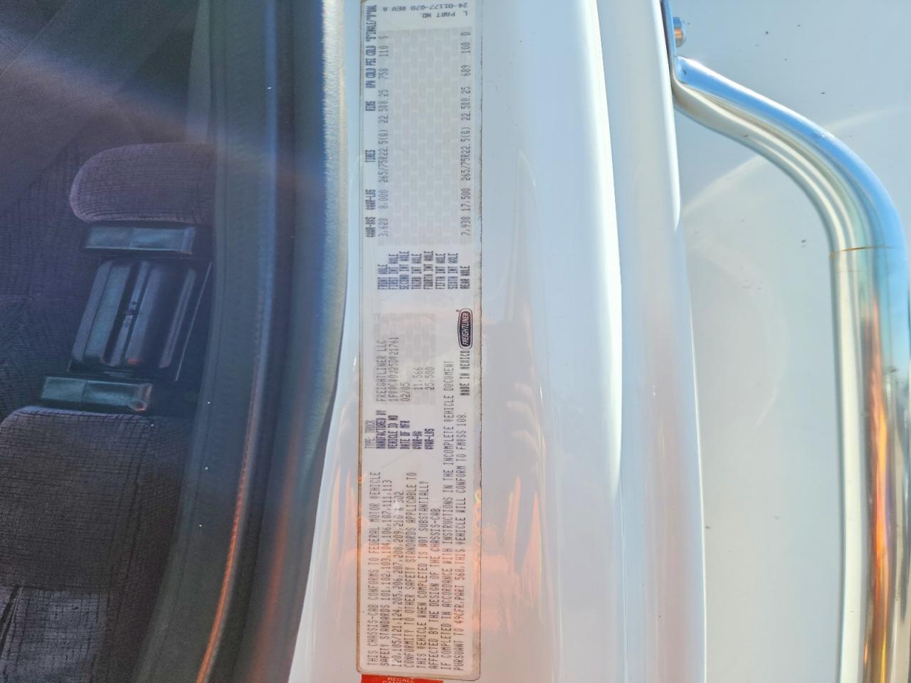 2005 FREIGHTLINER M2 106