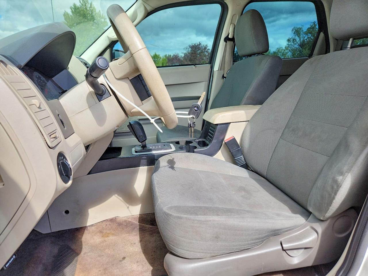 2010 FORD ESCAPE