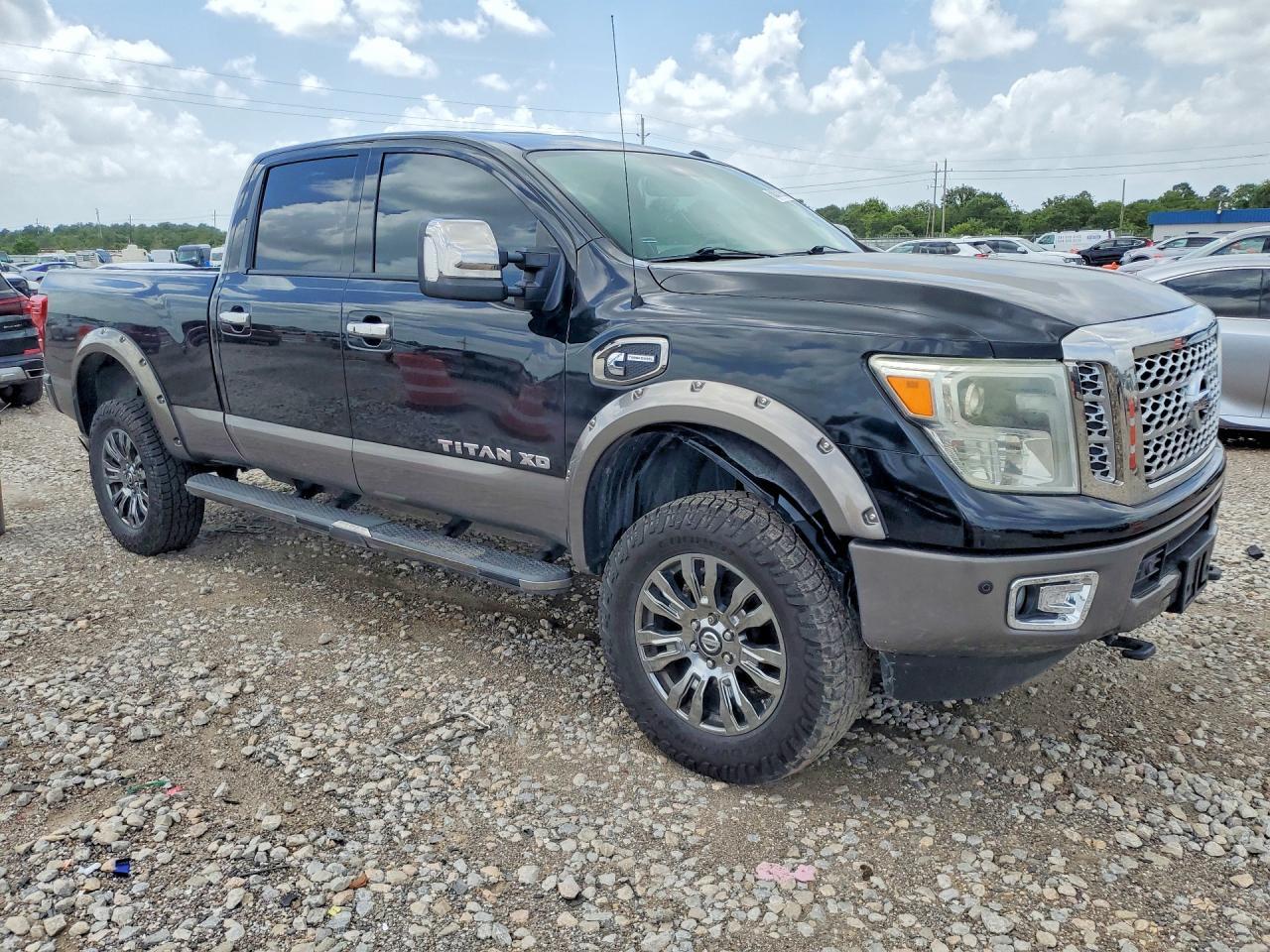 2016 NISSAN Titan