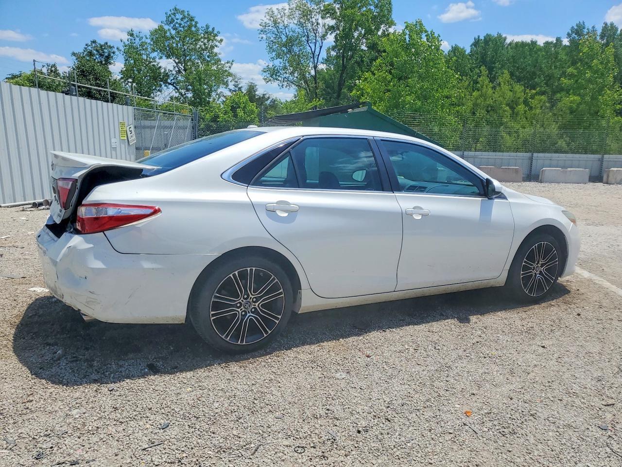 2016 TOYOTA CAMRY