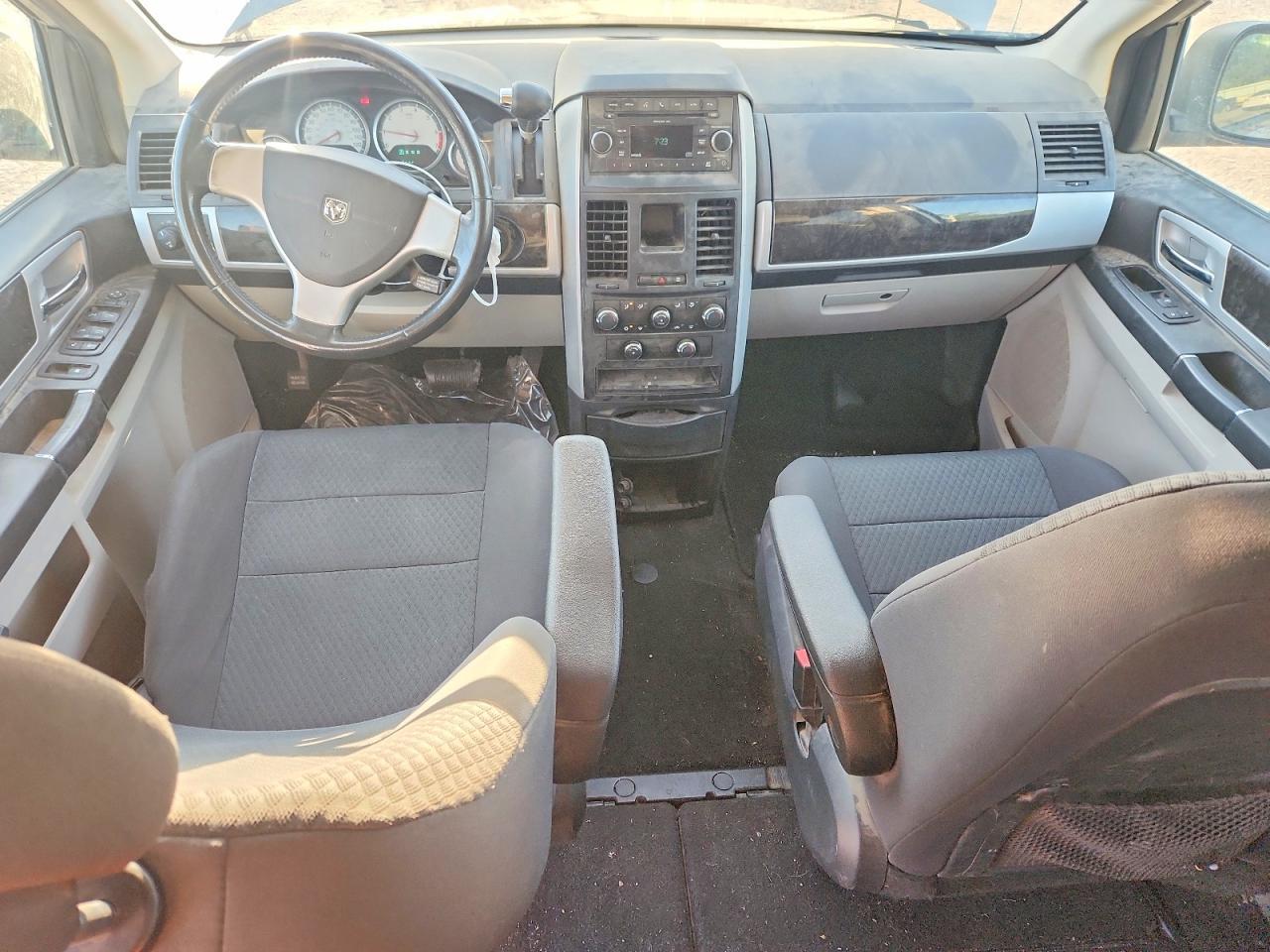 2010 DODGE Grand Cara
