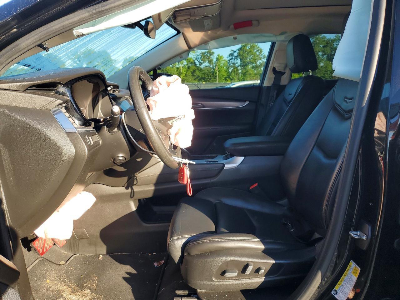 2017 CADILLAC XT5