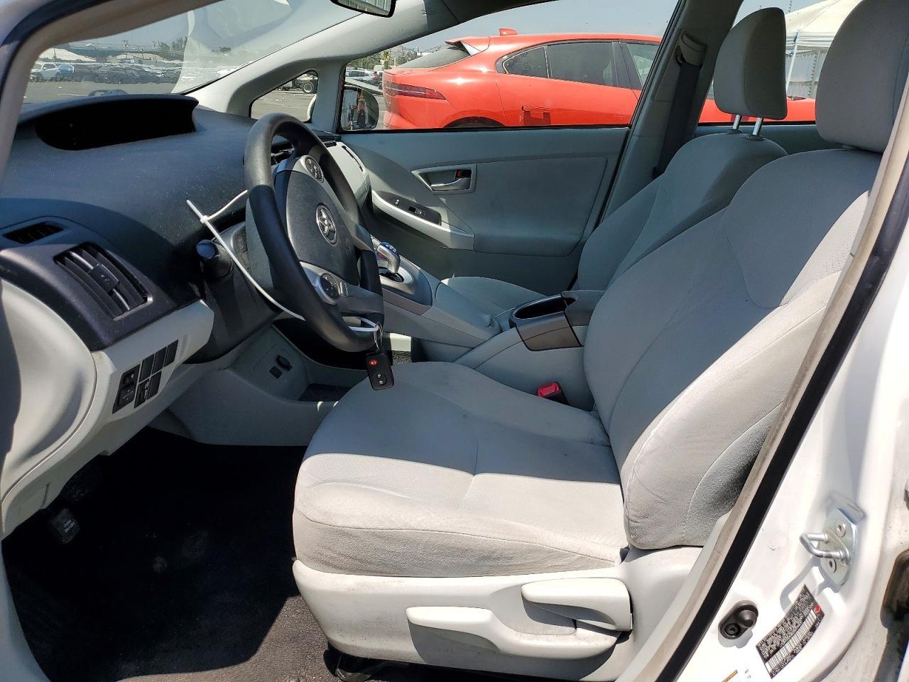2013 TOYOTA PRIUS