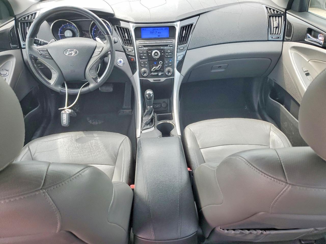 2011 HYUNDAI SONATA
