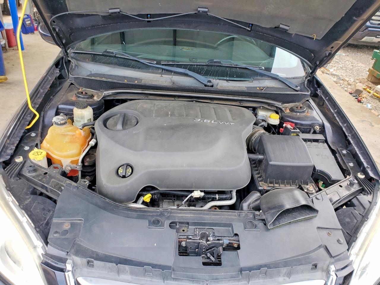 2012 CHRYSLER 200