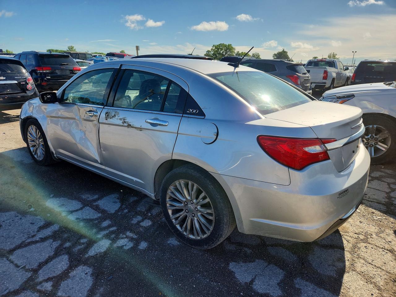 2012 CHRYSLER 200