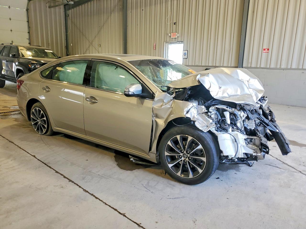 2016 TOYOTA Avalon